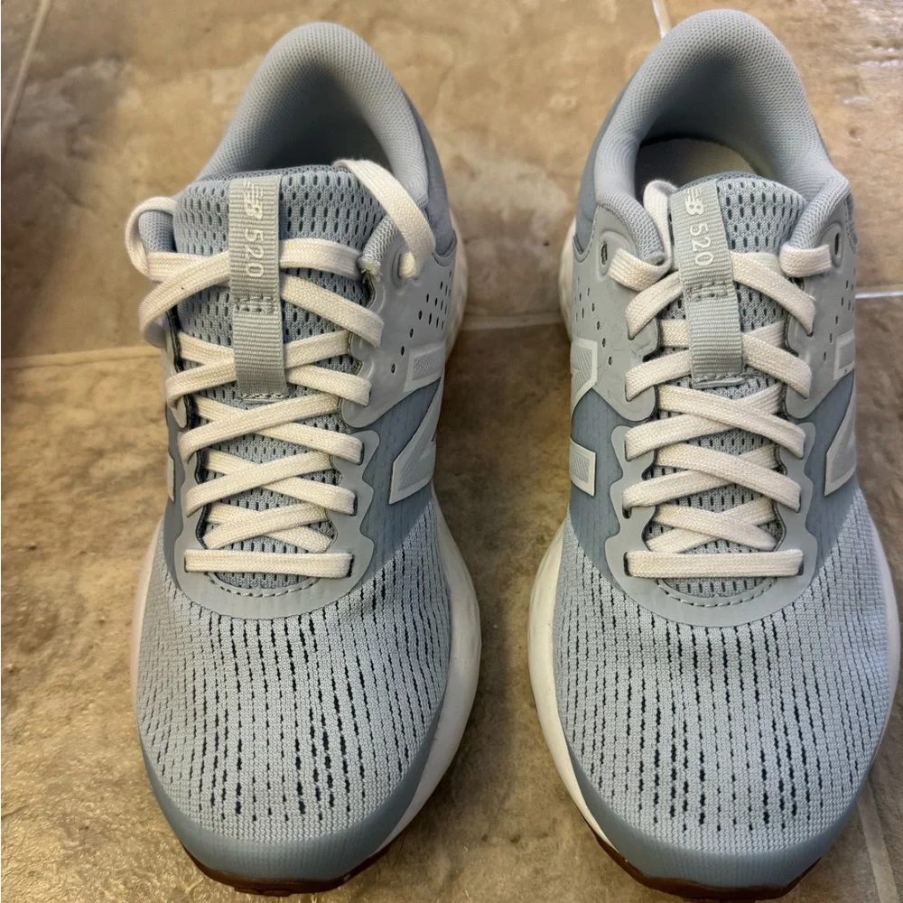 Brand New Women’s New Balance 520v7 shoes size 6 - Picture 6 of 8